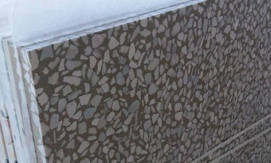 サドラー　コンクリートテラゾータイル　グレー　1ｍx1ｍ　トープラージマーブルチップL　H-003T251000