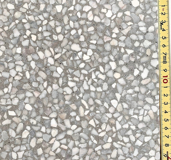 サドラー　コンクリートテラゾータイル　グレー　20ｃｍx20ｃｍ　タンマーブルチップM　K-007T15200